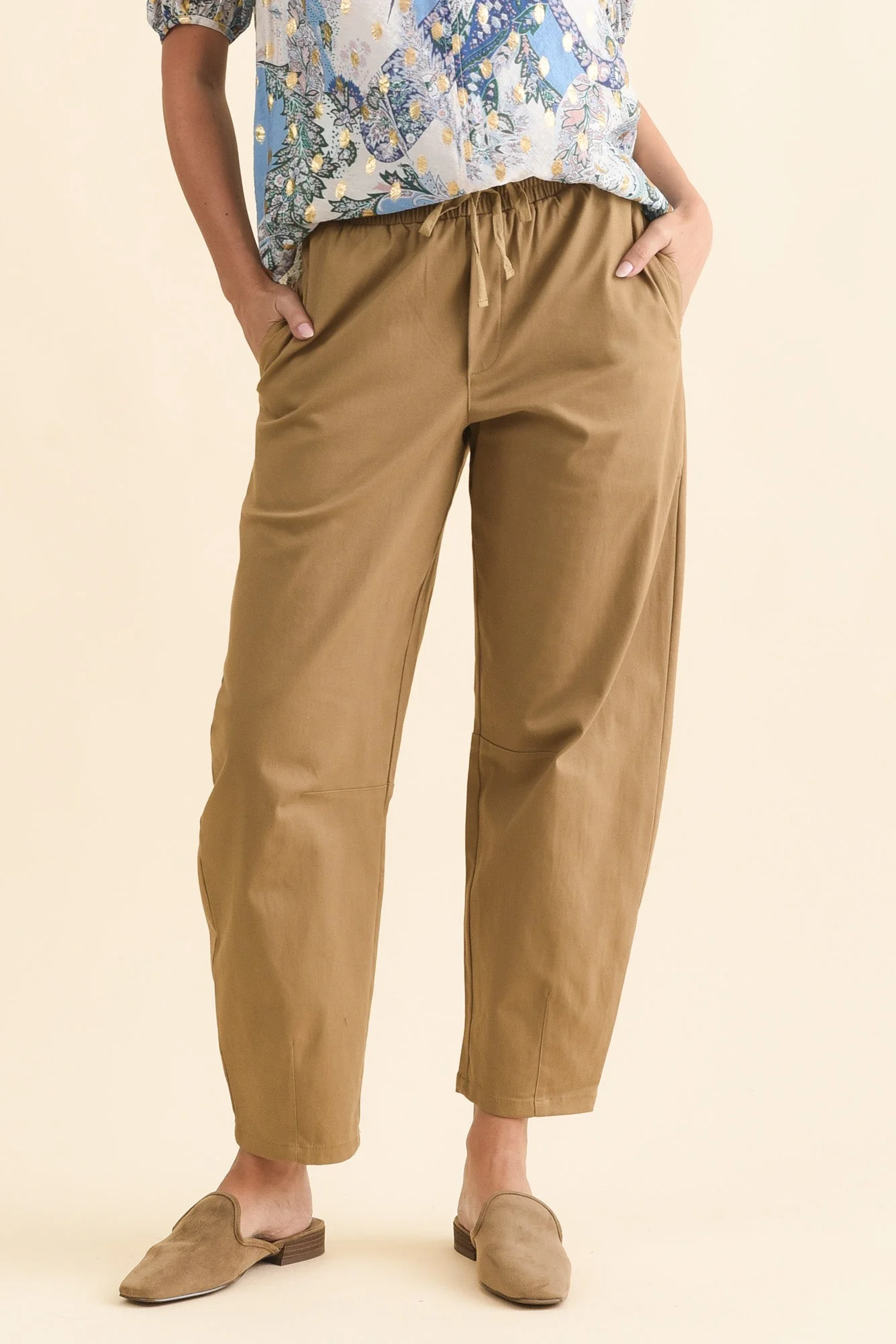 Andy Camel Cotton Barrel Pants