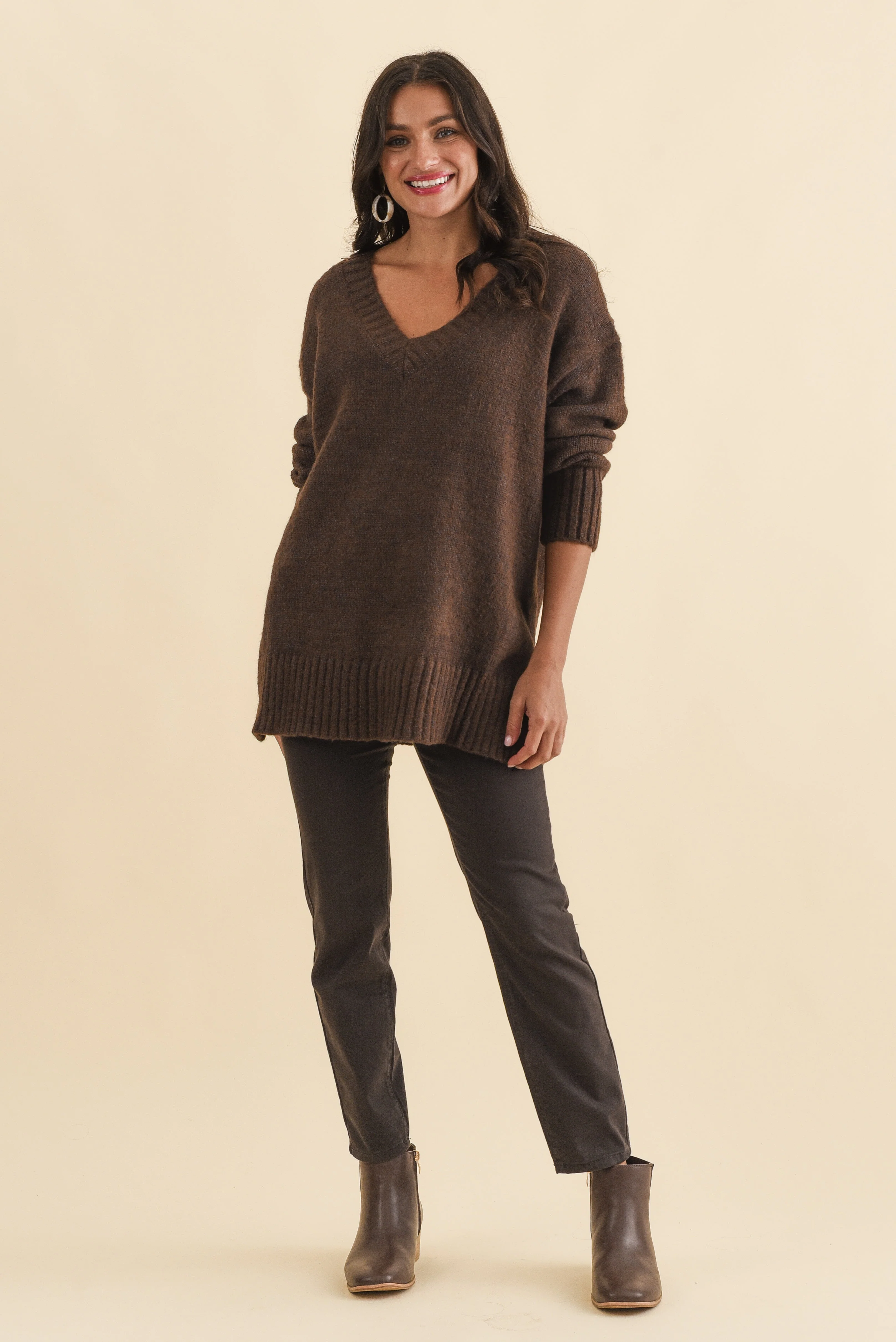 Brilla Chocolate V Neck Jumper - Image 6