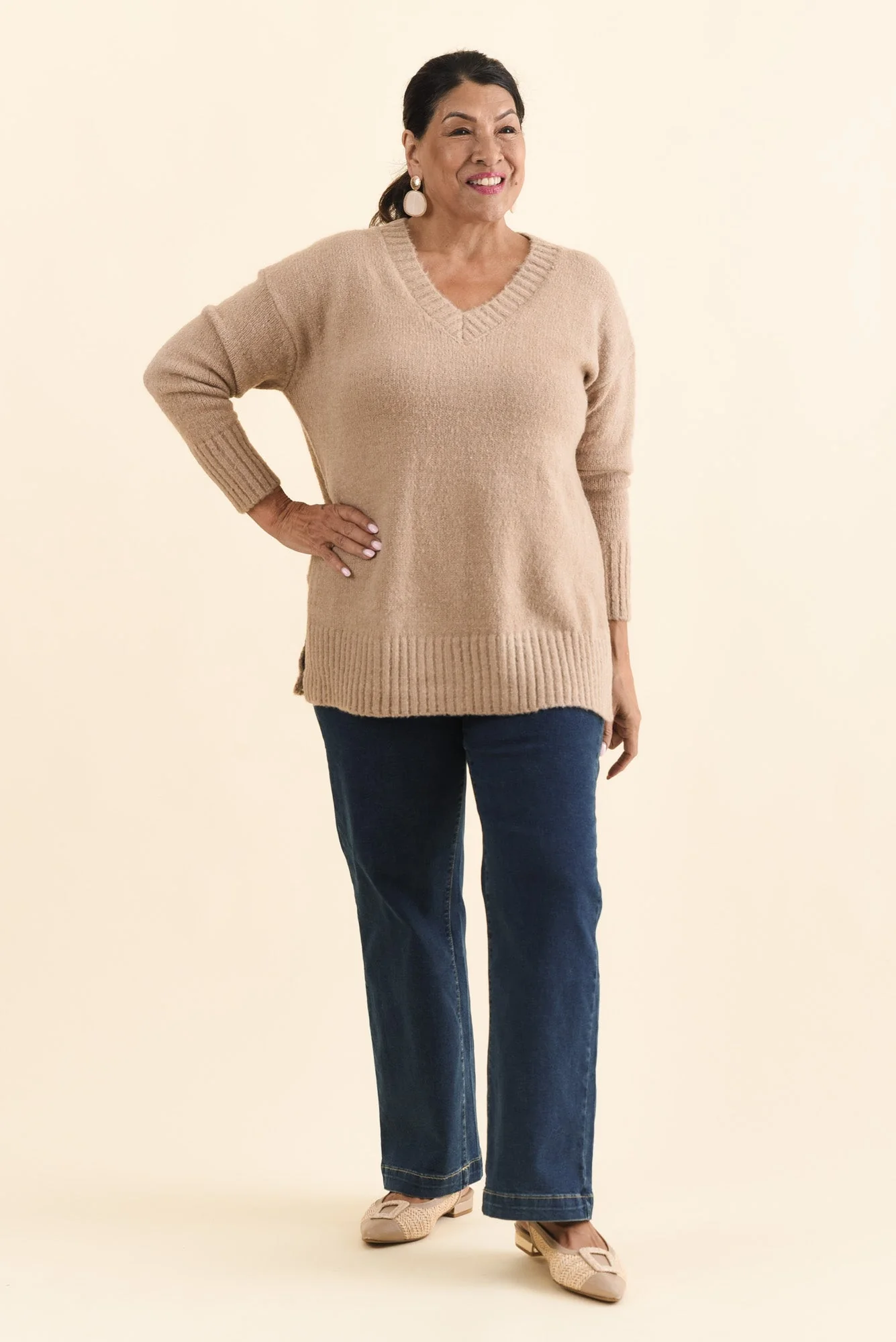 Brilla Natural V Neck Jumper - Image 9