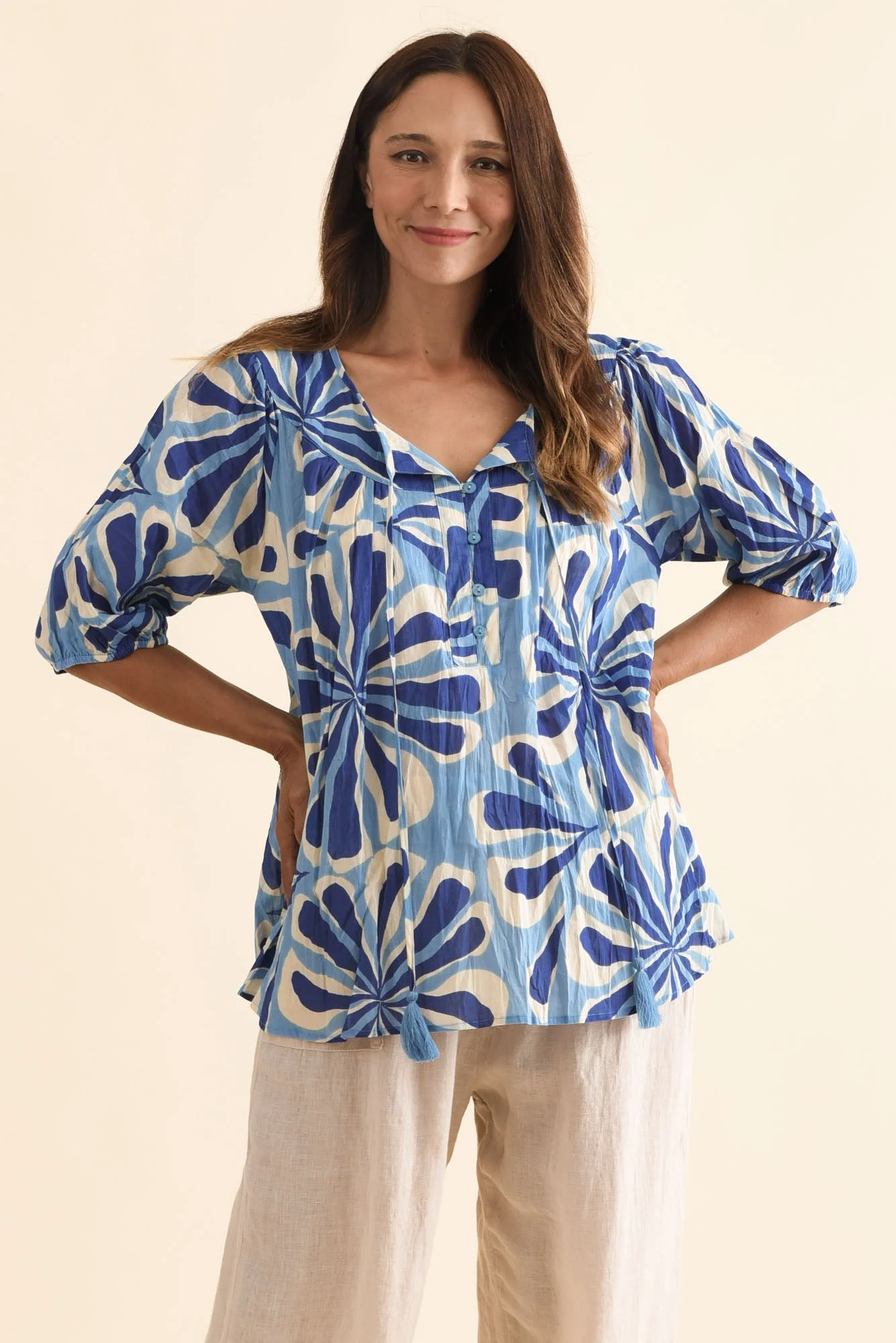 Claris Blue Daisy Crinkle Cotton Top