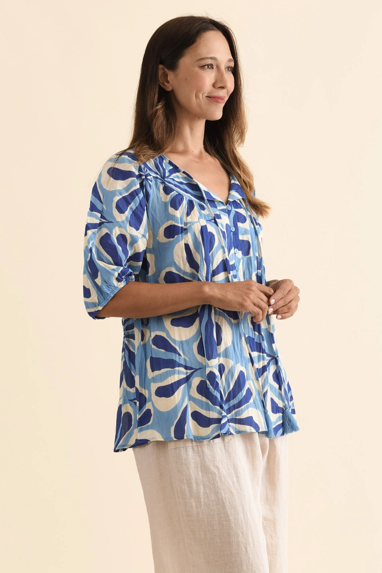 Claris Blue Daisy Crinkle Cotton Top - Image 3