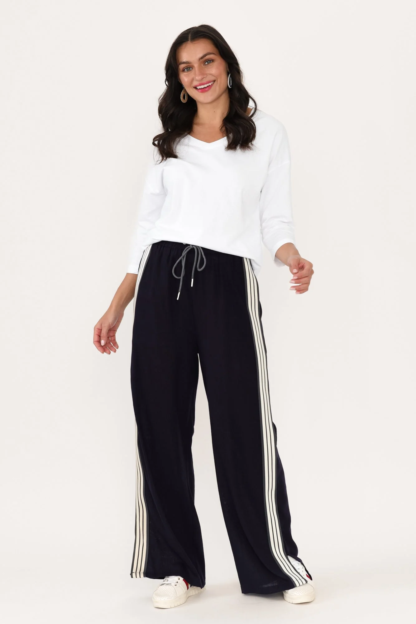 Clarke White Cotton 3/4 Sleeved Top - Image 2