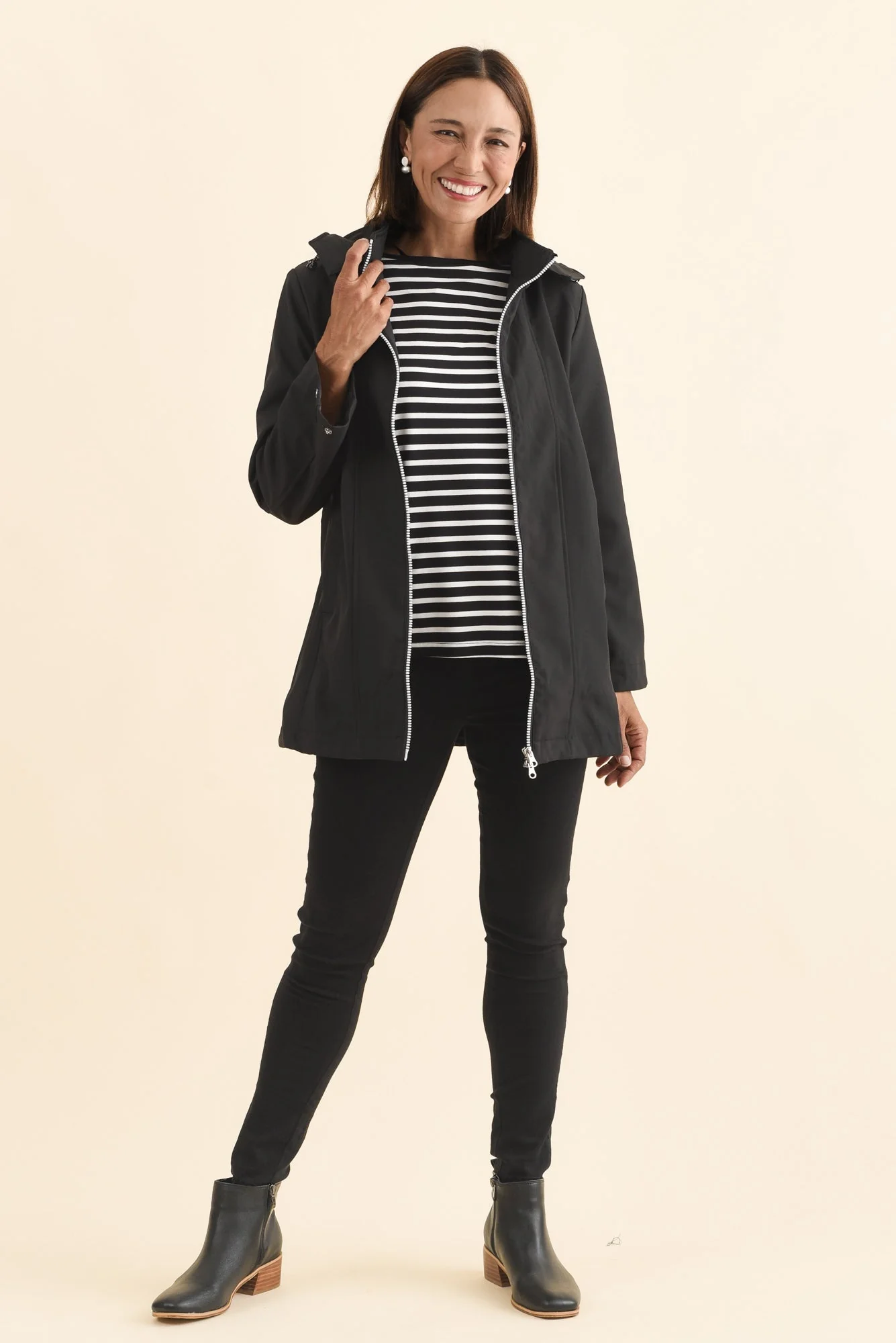 Cora Black Zip Jacket - Image 8