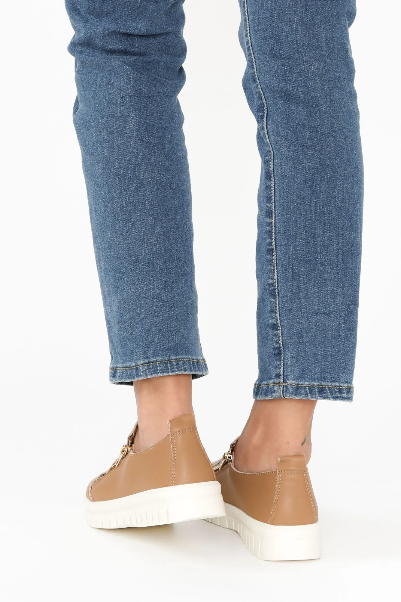 Enjoy Camel Leather Zip Sneaker - Image 8