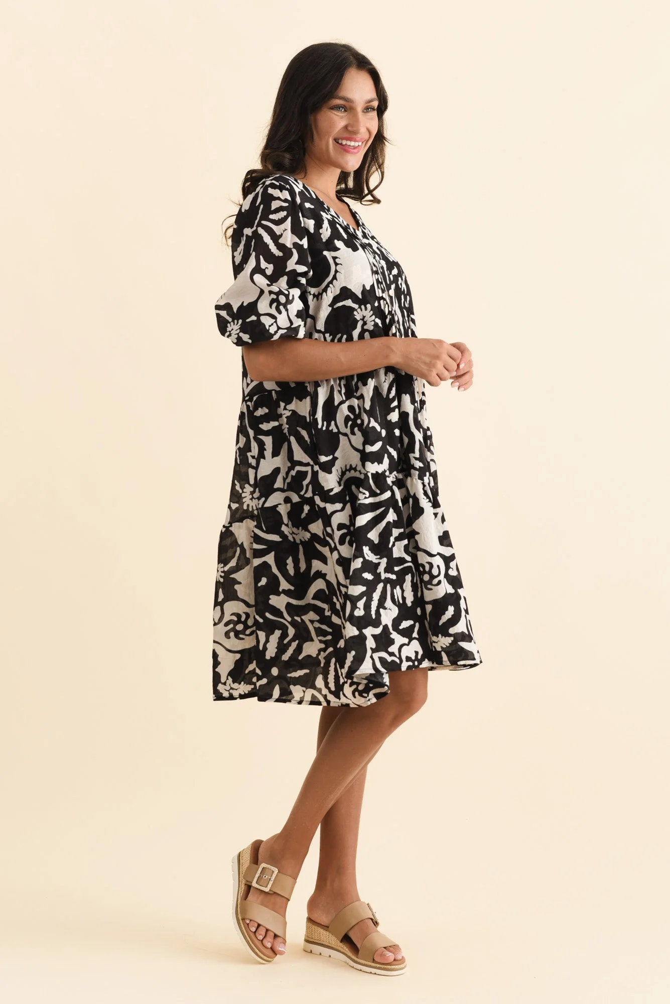 Esta Black Tropical Sleeved Dress - Image 4