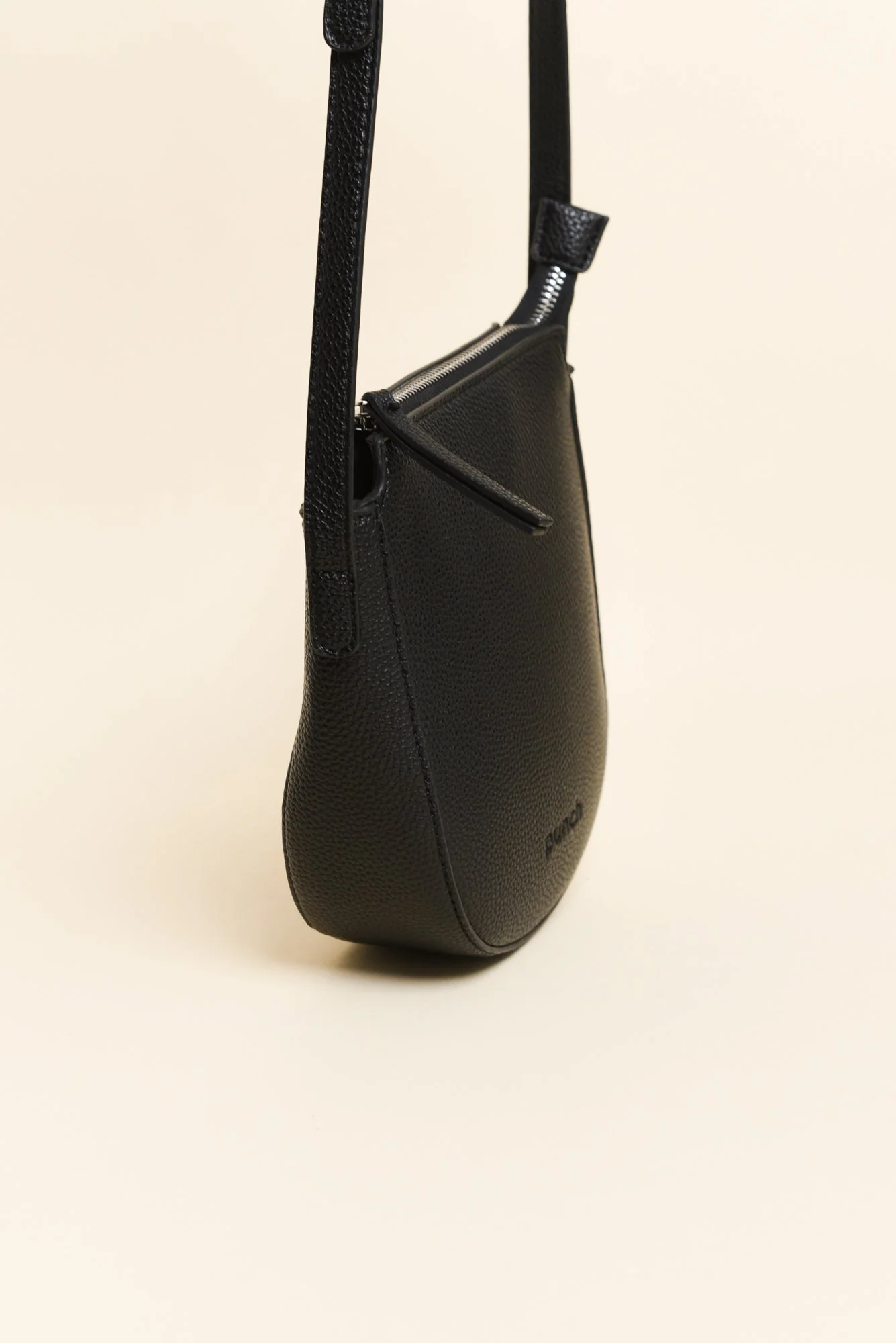 Halle Black Crossbody Bag - Image 2