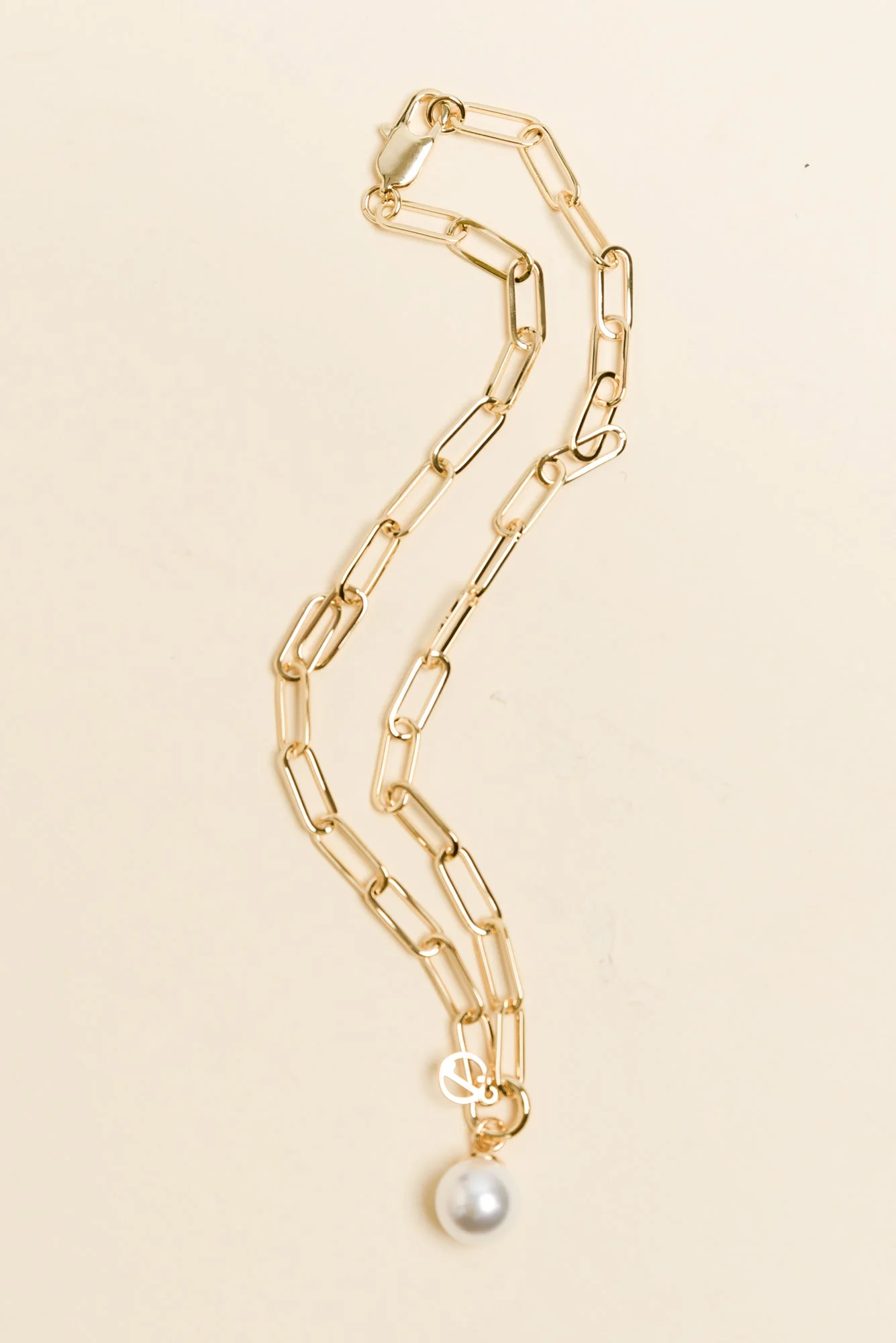 Hayley Gold Pearl Pendant Necklace