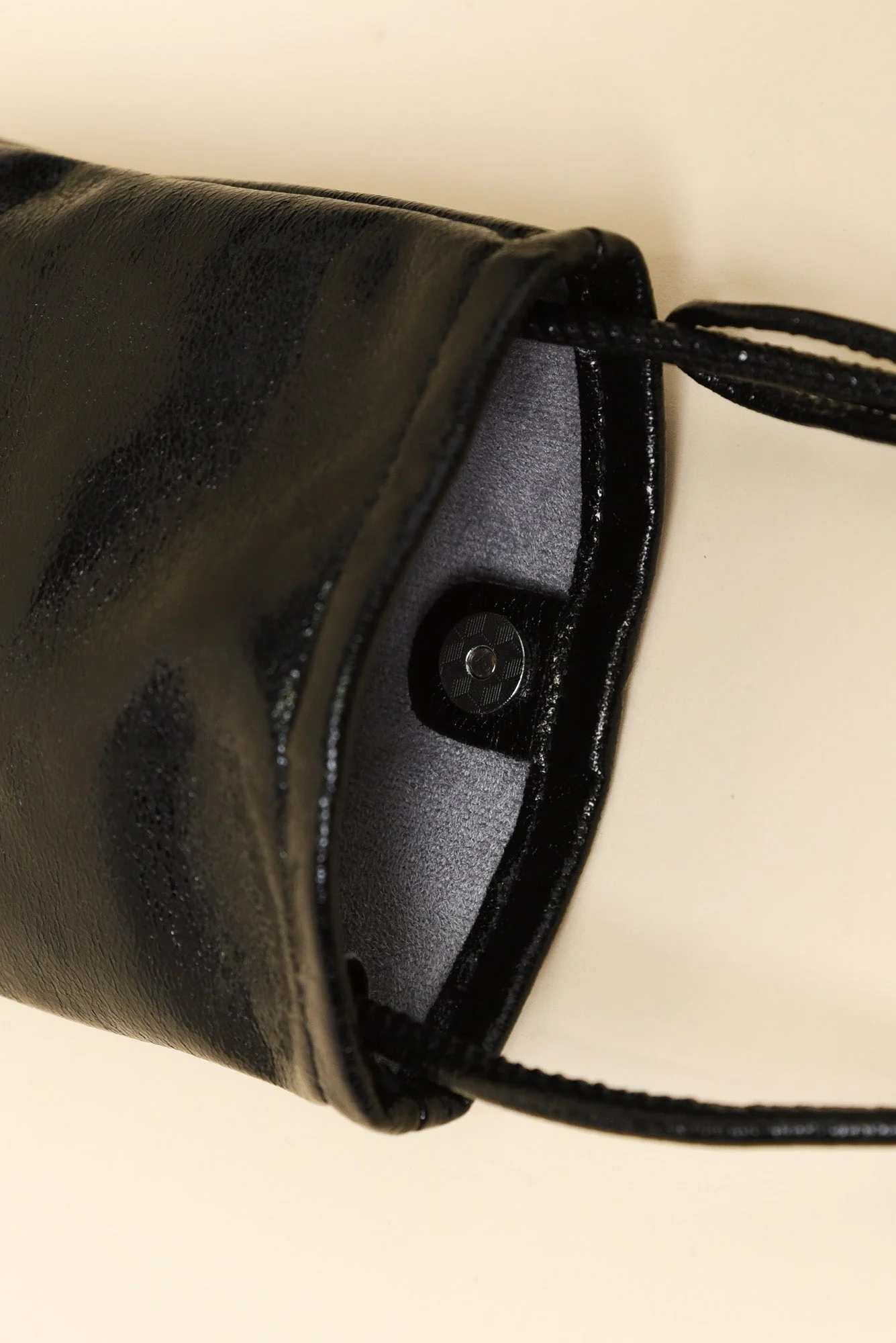 Jimmy Metallic Black Crossbody Bag - Image 3