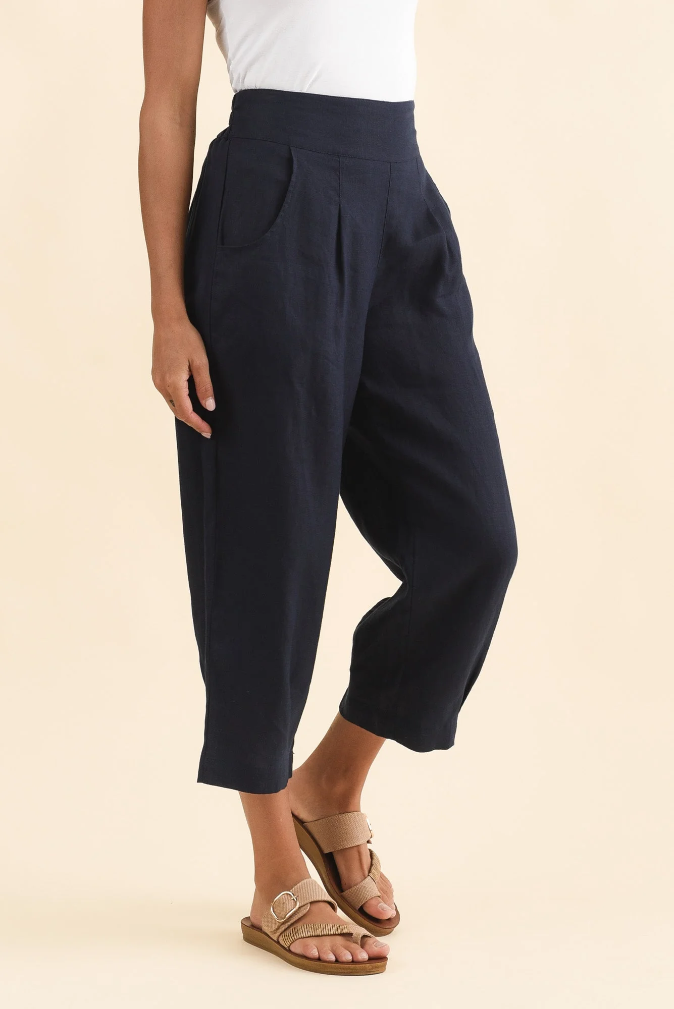 Lassie Navy Linen Barrel Pants - Image 4