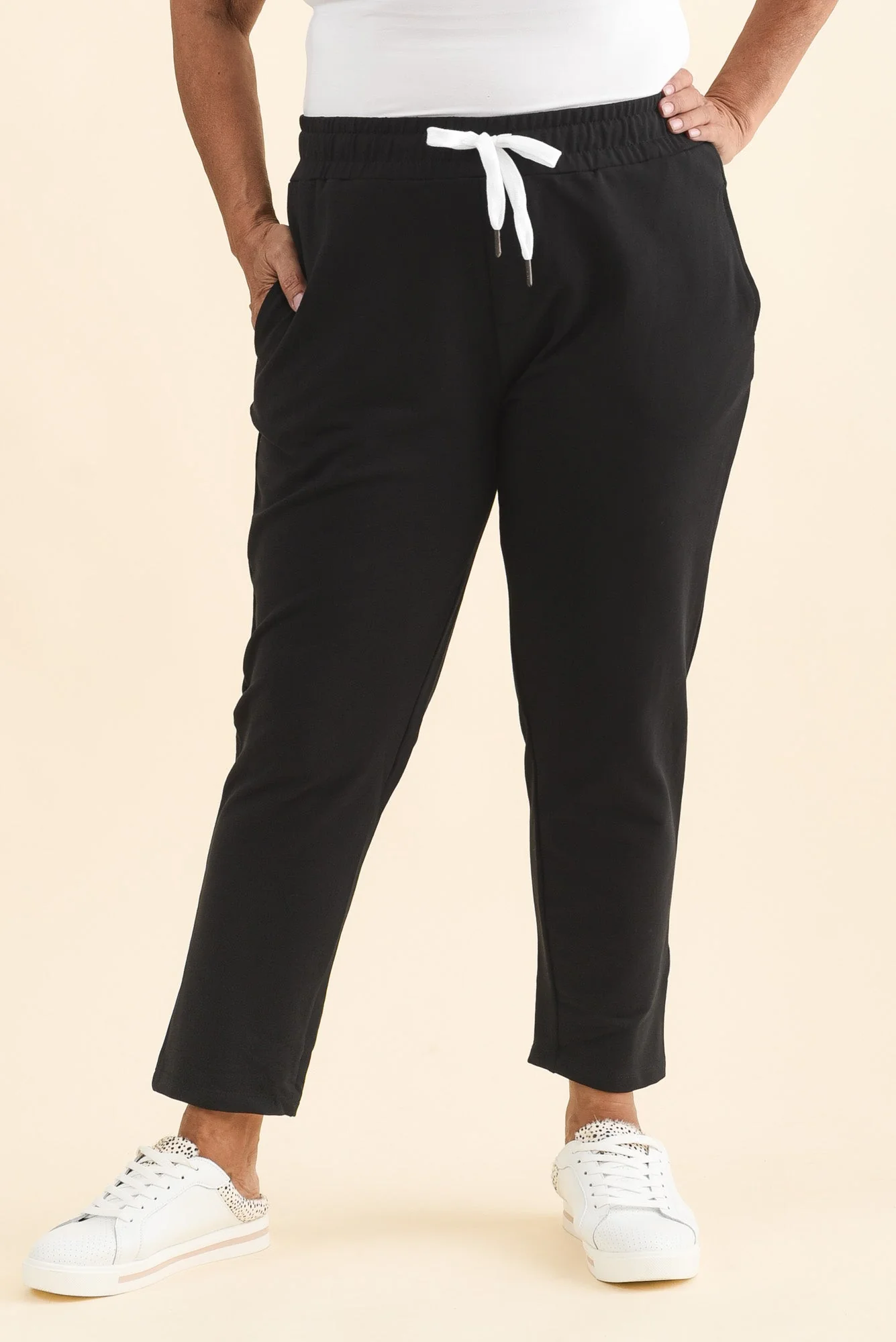 Lobby Black Cotton Relaxed Sweatpants - Image 8