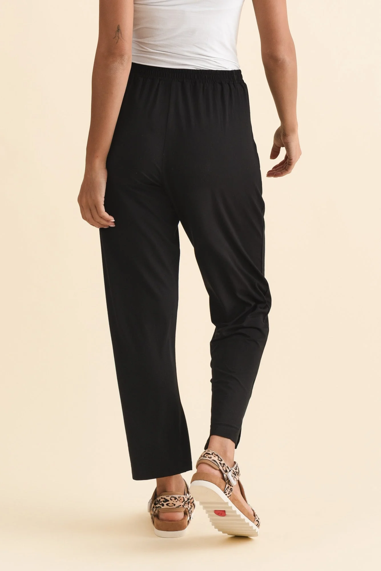 Lopez Black Pocket Pants - Petite - Image 4