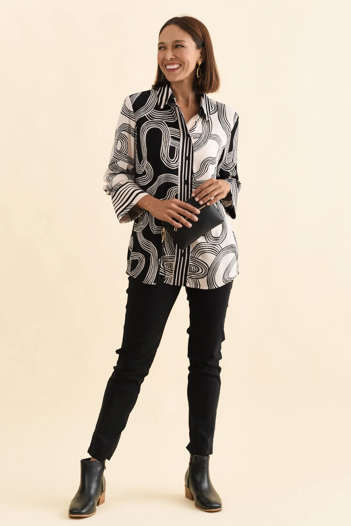 Lucy Black Contrast Collared Shirt - Image 6
