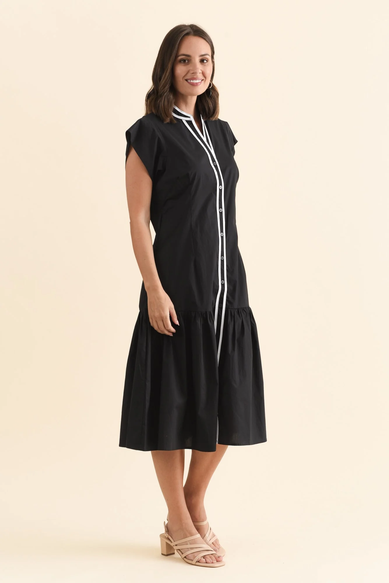 Mari Black Contrast Cotton Tie Dress - Image 4