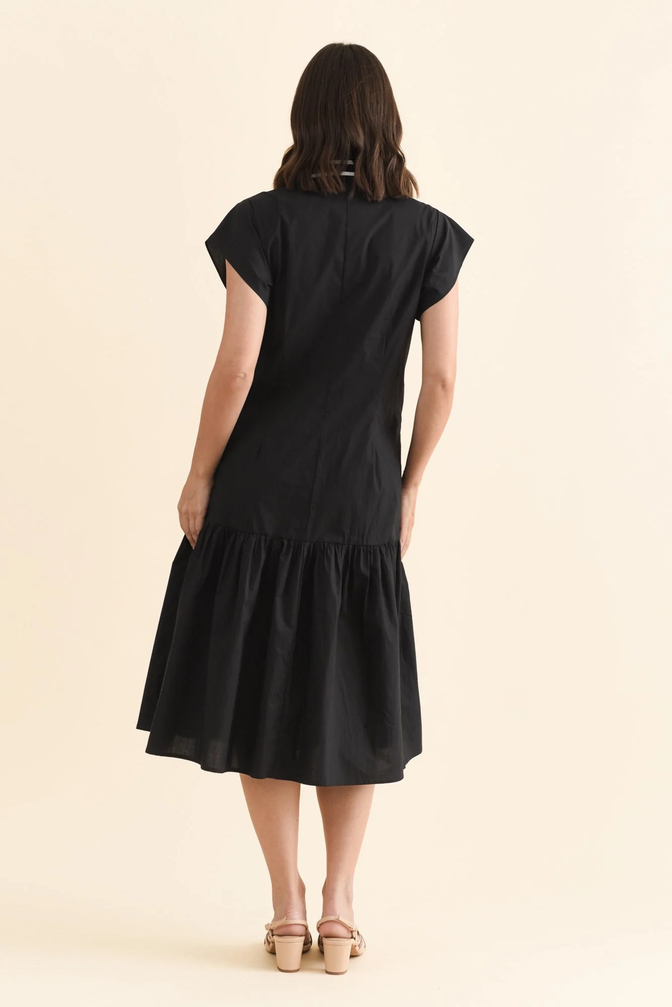 Mari Black Contrast Cotton Tie Dress - Image 5