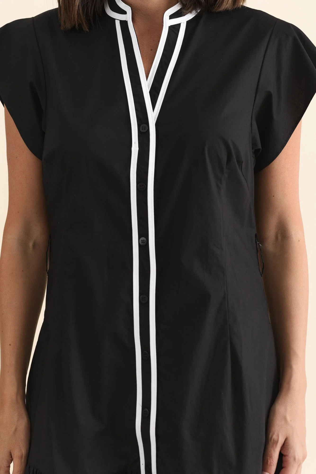 Mari Black Contrast Cotton Tie Dress - Image 6