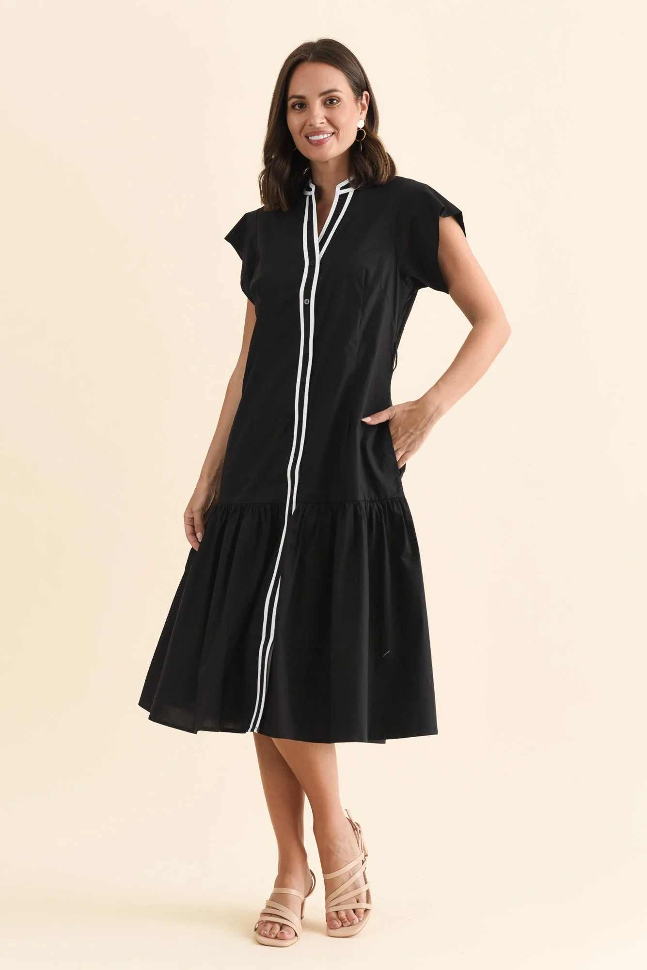 Mari Black Contrast Cotton Tie Dress - Image 7