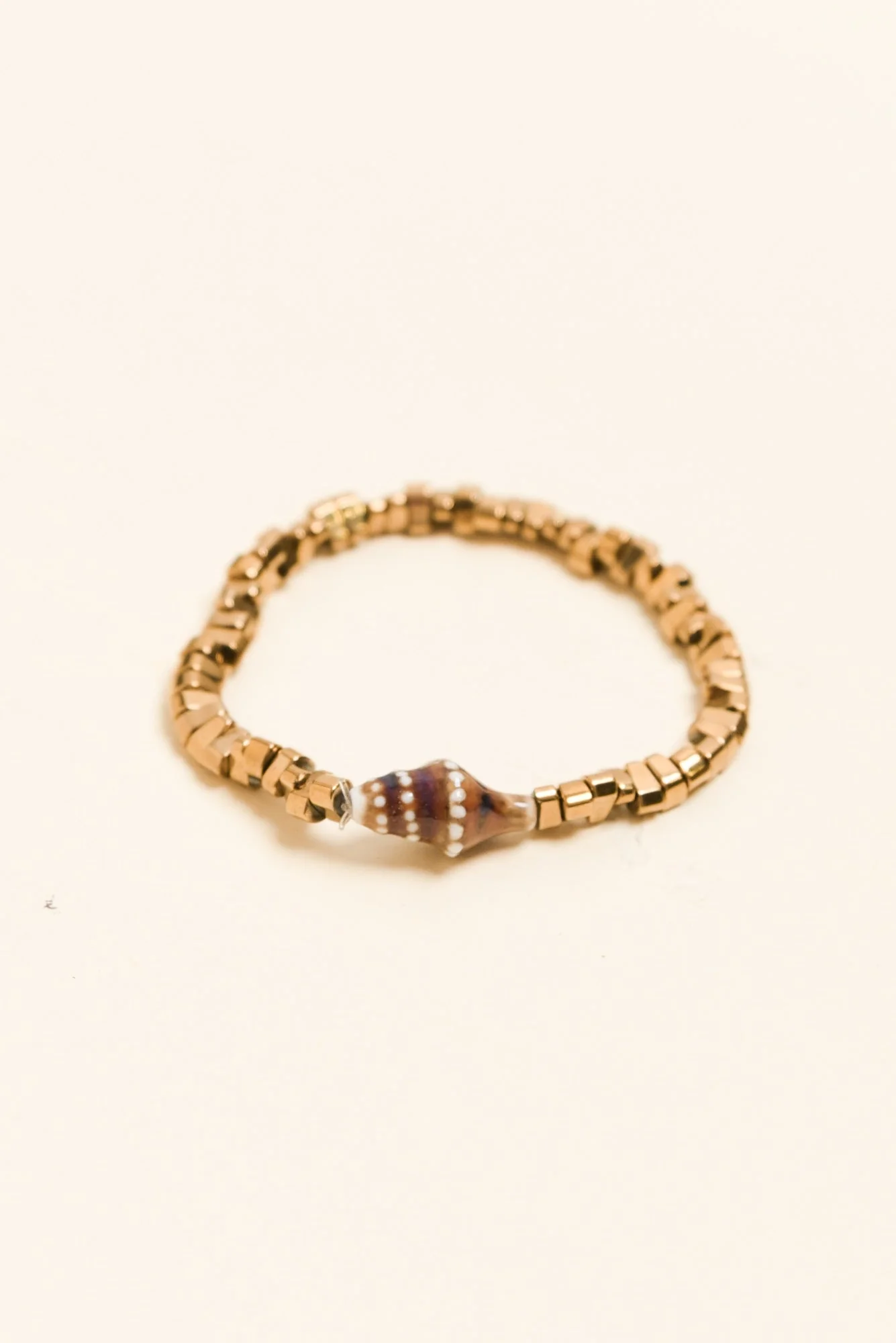 Nanami Gold Shell Beaded Bracelet