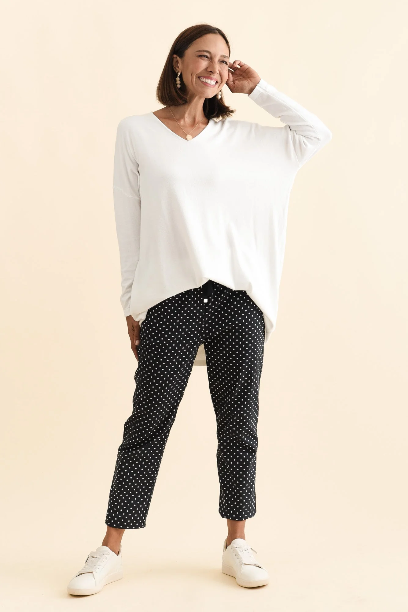 Piper White V Neck Knit Jumper - Image 7