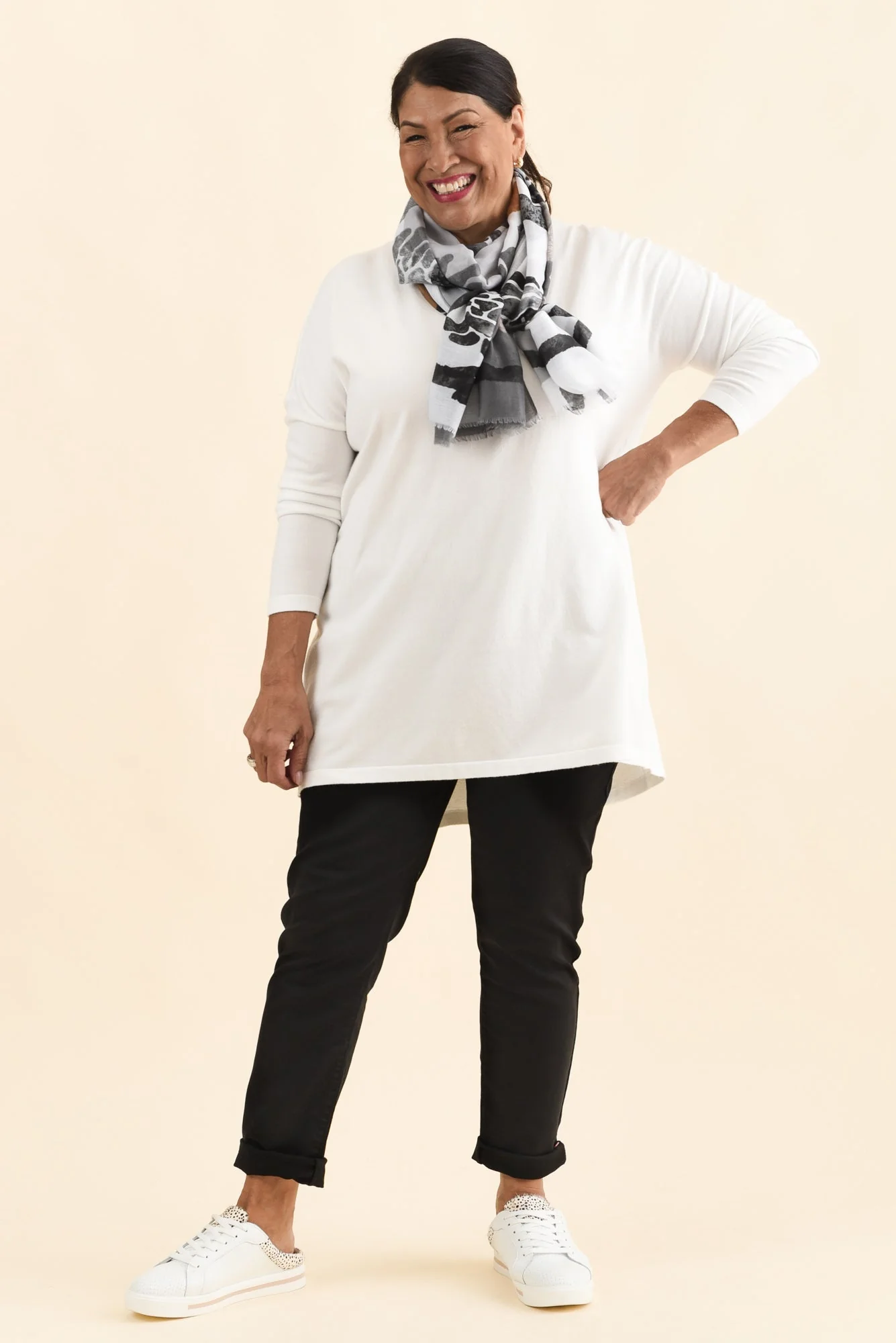 Piper White V Neck Knit Jumper - Image 9