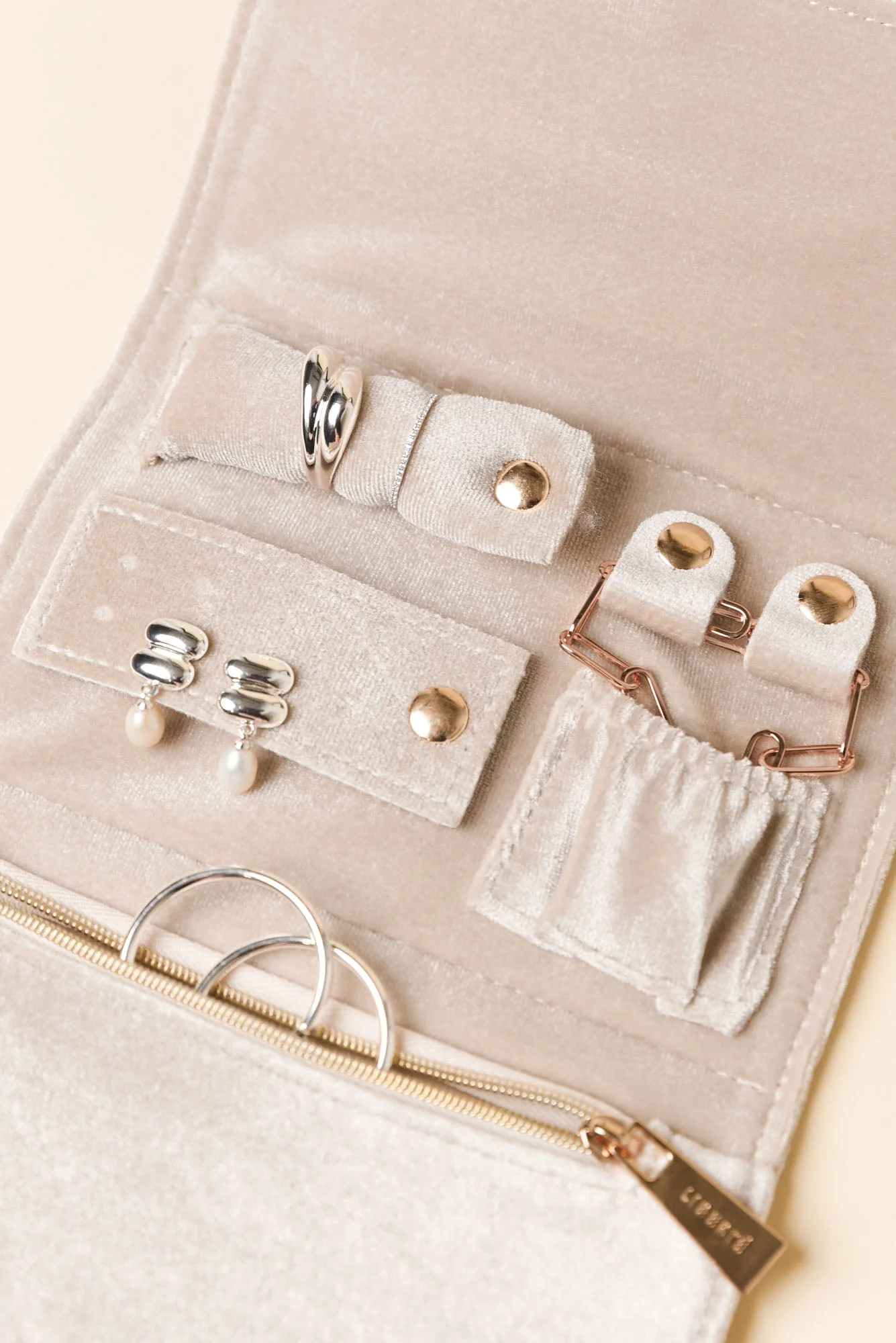 Pisa Beige Velvet Jewellery Wallet - Image 3