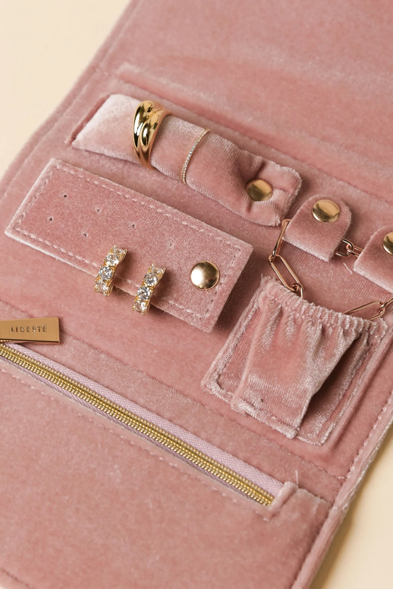 Pisa Pink Velvet Jewellery Wallet - Image 4