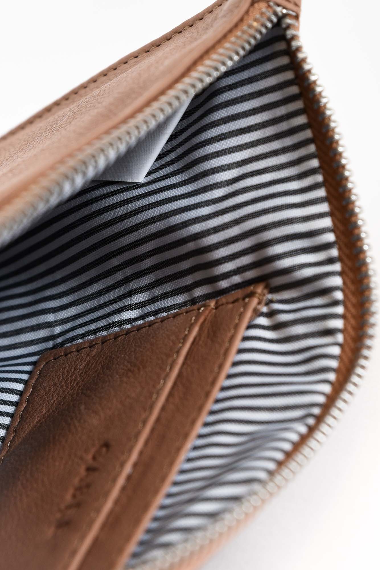 Queens Taupe Leather Clutch - Image 3
