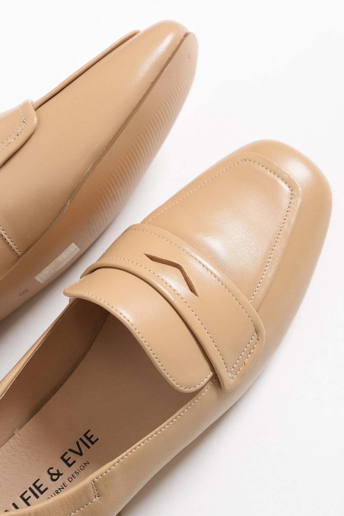 Ridgeway Nude Leather Loafer - Image 6