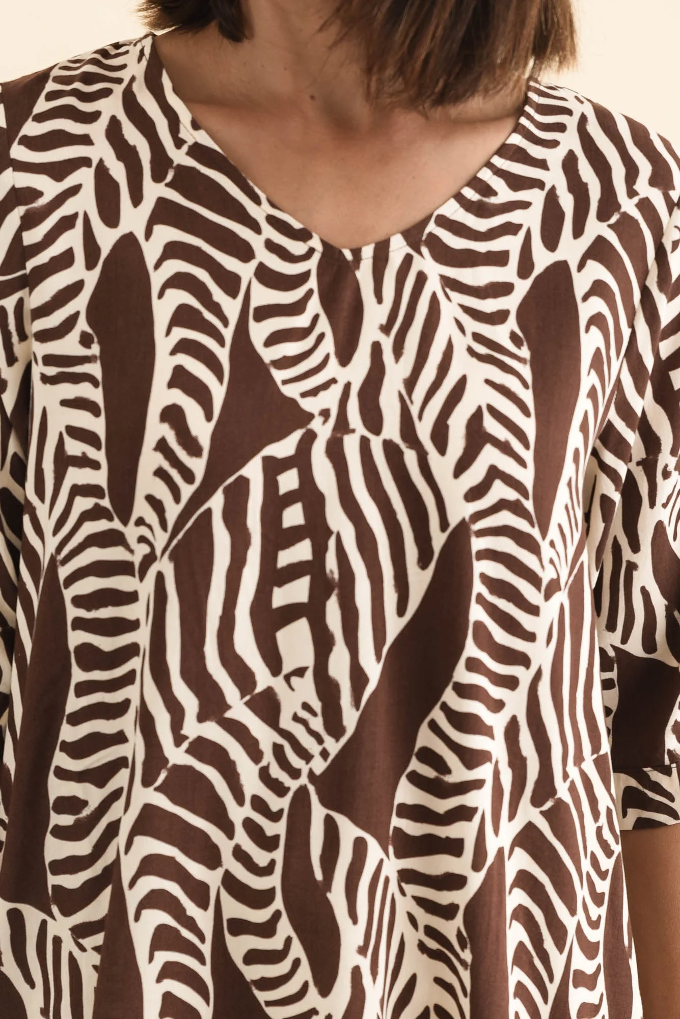 Riveria Brown Leaf V Neck Top - Image 5