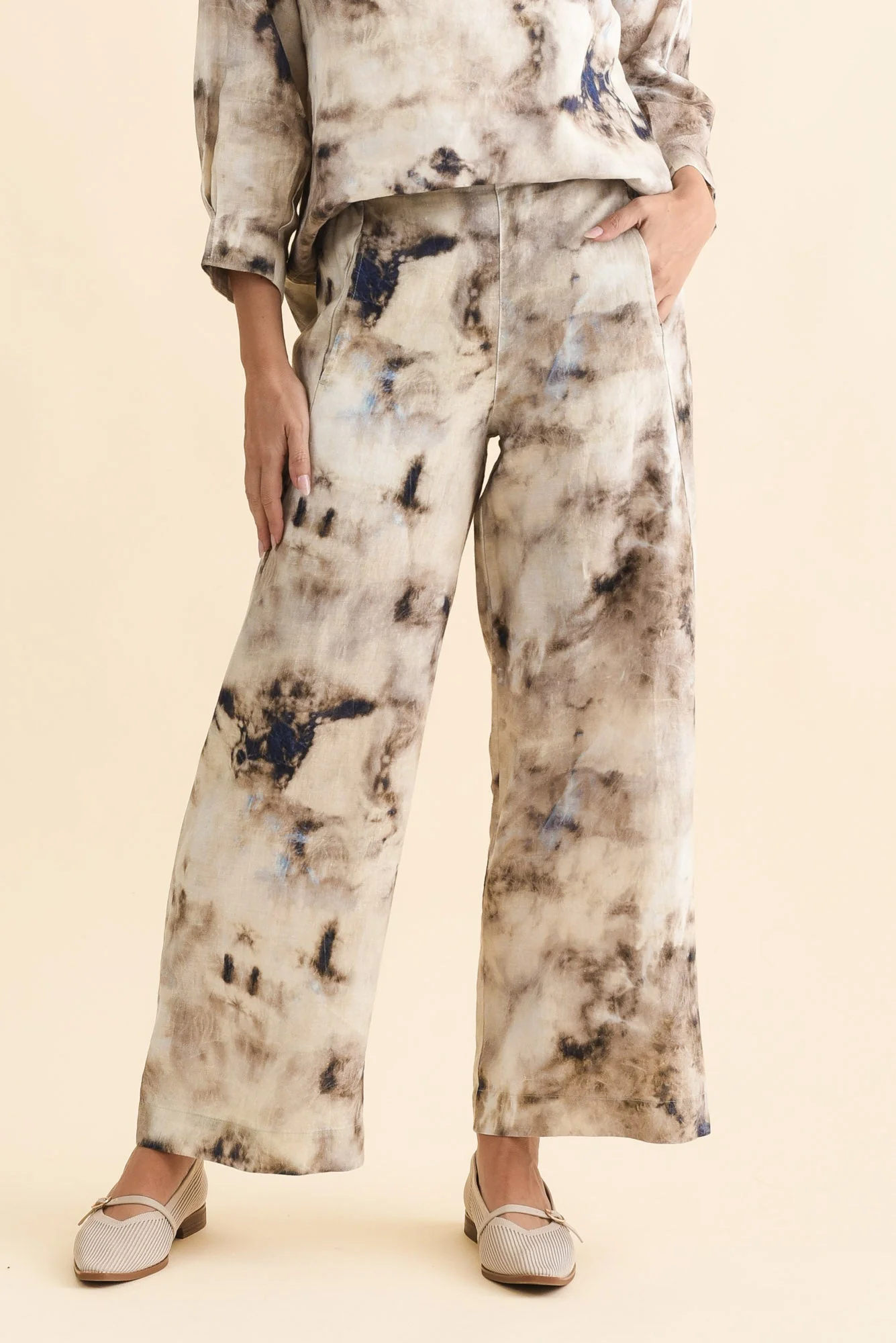 Xandra Taupe Abstract Linen Pocket Pants