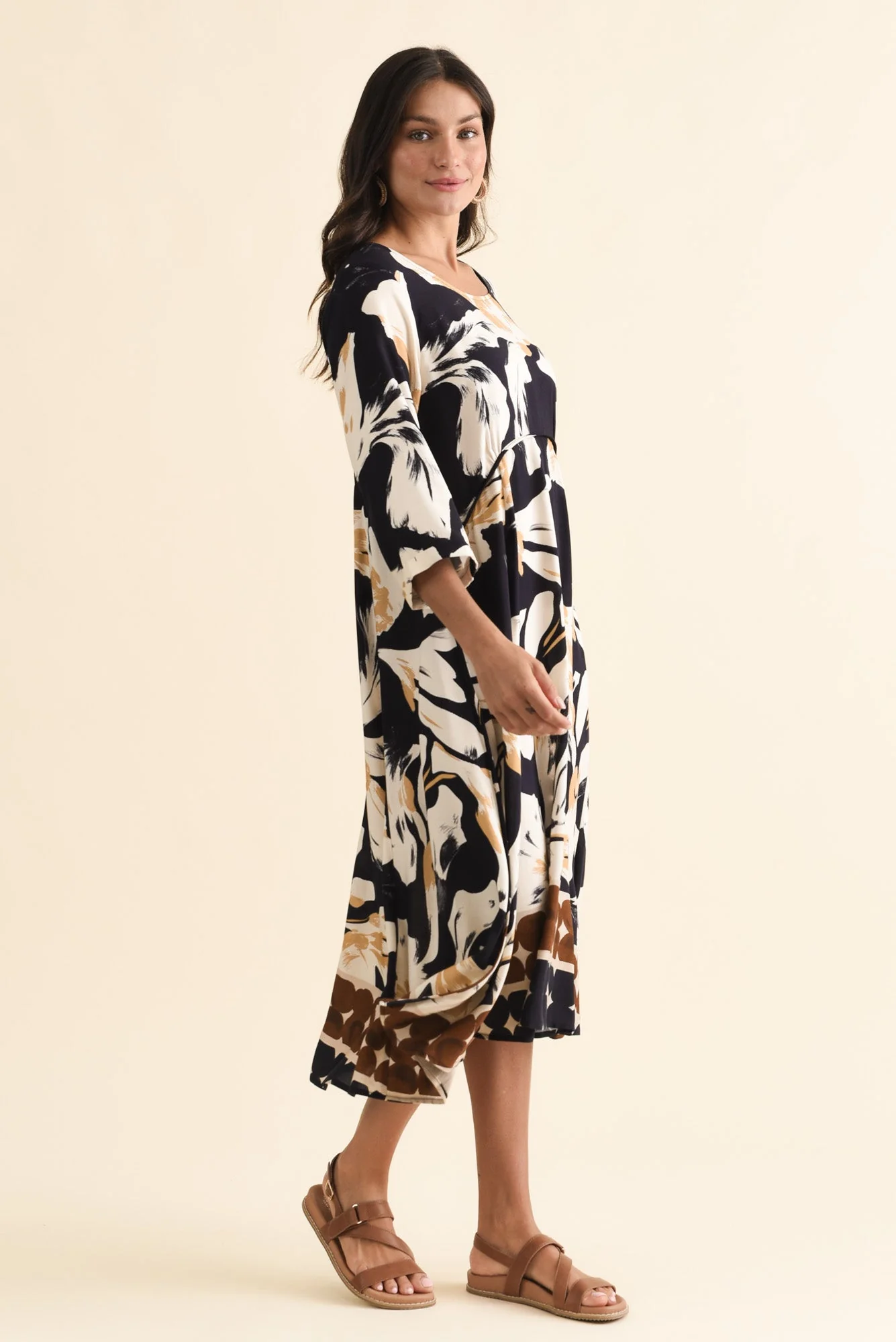 Zaelia Navy Abstract Sleeved Crescent Dress - Image 4
